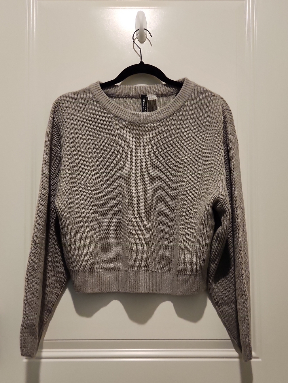 H&M Divided Gray Chunky Knit Crop Sweater - Medium